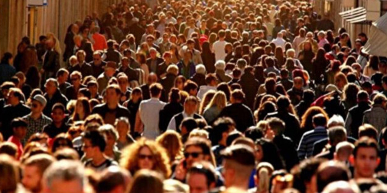 Erkekler en çok eşine, kadınlar ise babasına güveniyor!