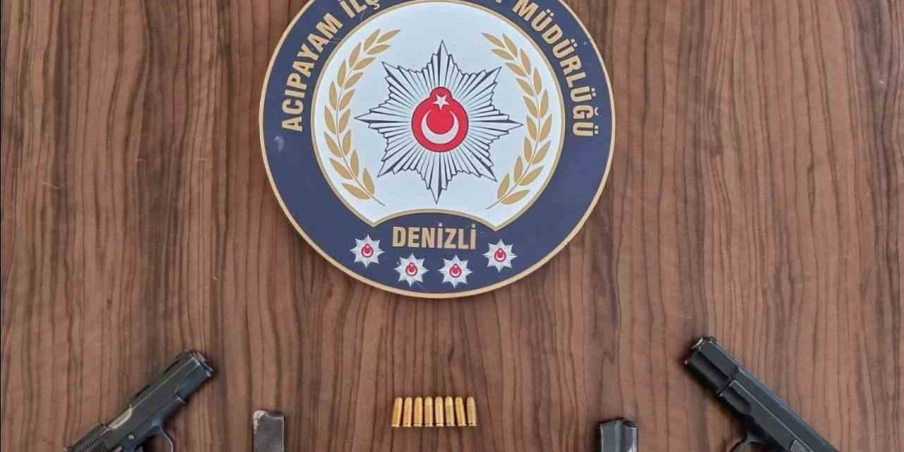 Eğlence mekanında yapılan uygulamada silah ele geçirildi