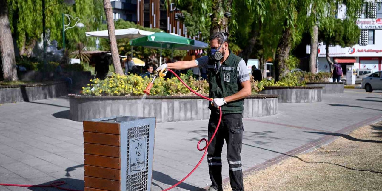 Kuşadası Belediyesi ilaçlama çalışmalarına devam ediyor