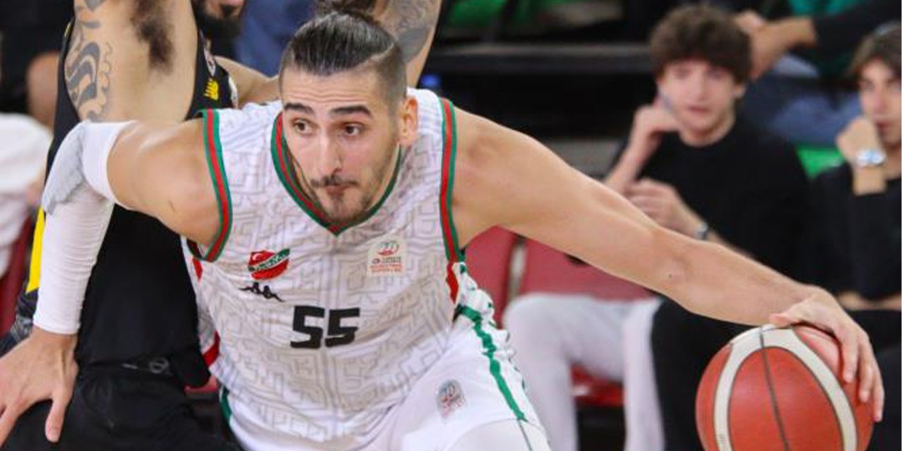 Karşıyakalı Kenan Sipahi, haftanın 5’ine seçildi