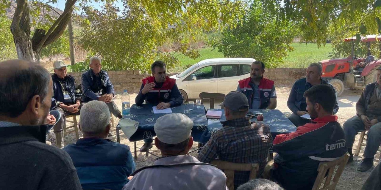 Karpuzlu’da çiftçiler bilgilendirildi
