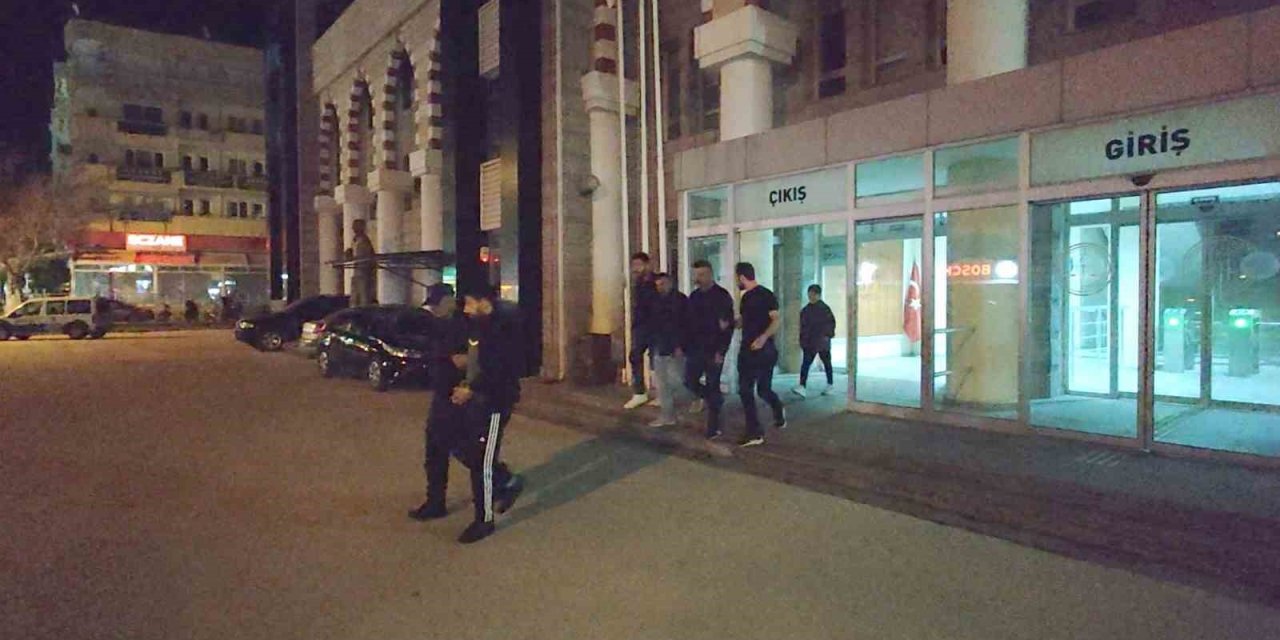 Kuşadası’nda polis ekipleri göçmen kaçakçılarına göz açtırmıyor