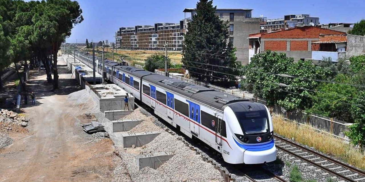 İZBAN’da Dijital İzmirim Kart dönemi