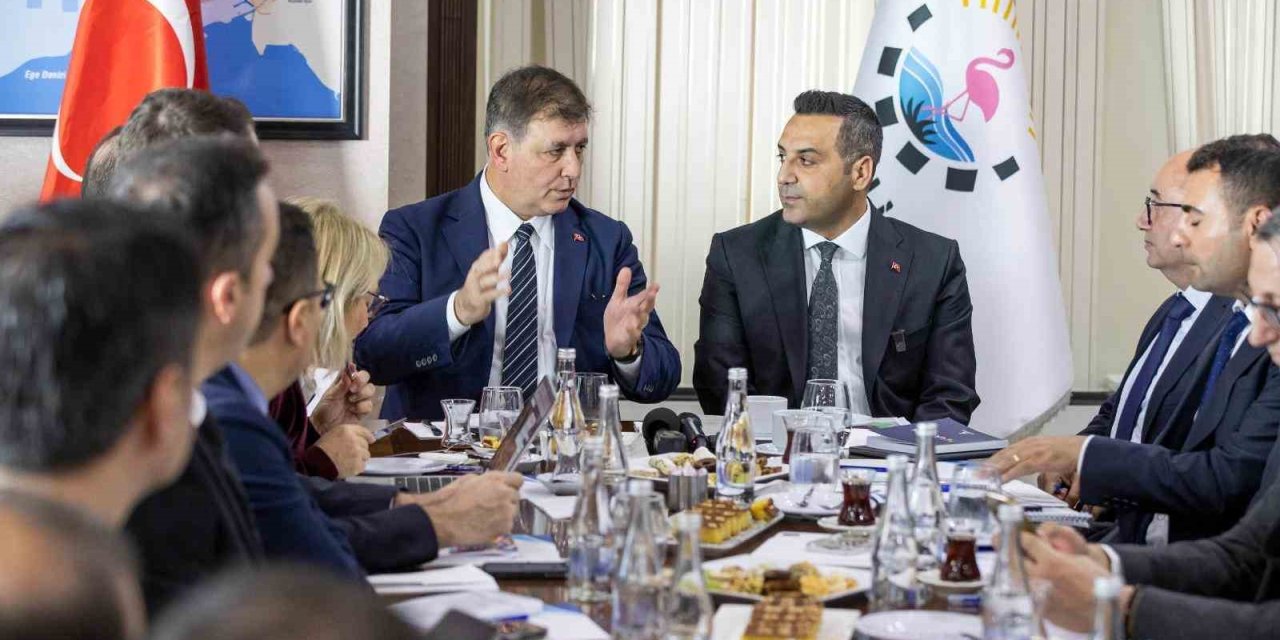 Başkan Tugay’dan ilçe belediyelerine destek mesajı