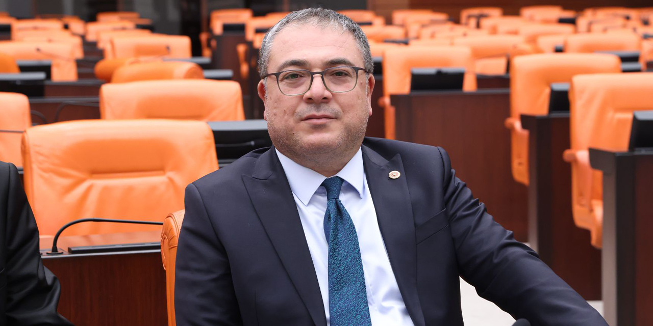 CHP’li Evrim Karakoz: “Çare cumhuriyet’e sımsıkı sarılmaktır”