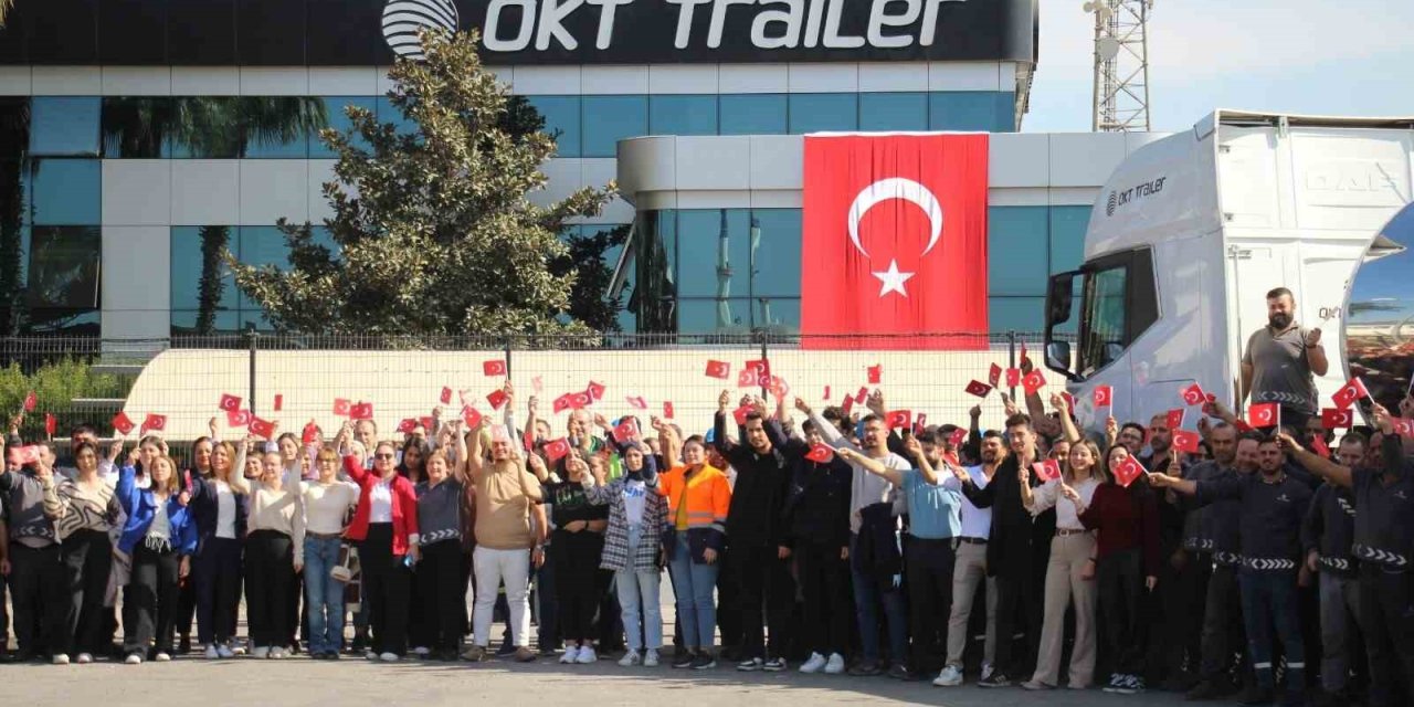 Aydınlı firmadan gövde gösterisi gibi Cumhuriyet kutlaması