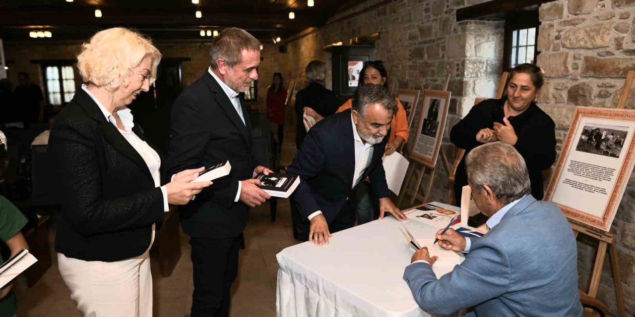 Kuşadası’nda Atatürk ile ilgili söyleşi düzenlendi