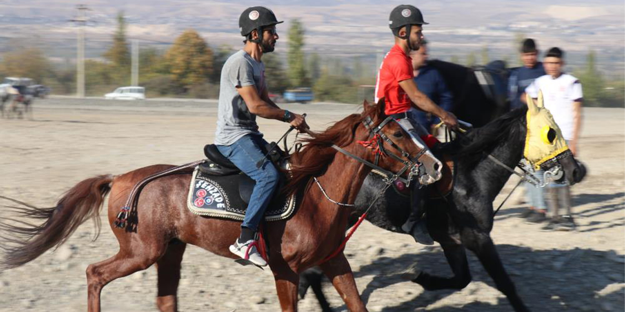 Rahvan atlar, Cumhuriyet’in 101. yıl dönümü için koştu