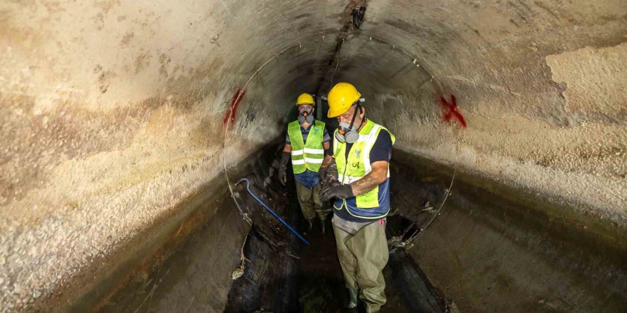 Büyük Kanal’da temizlik harekâtı