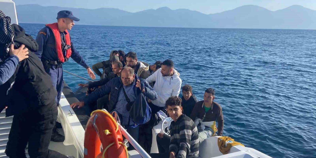 Aydın’da 15’i çocuk 21 düzensiz göçmen kurtarıldı
