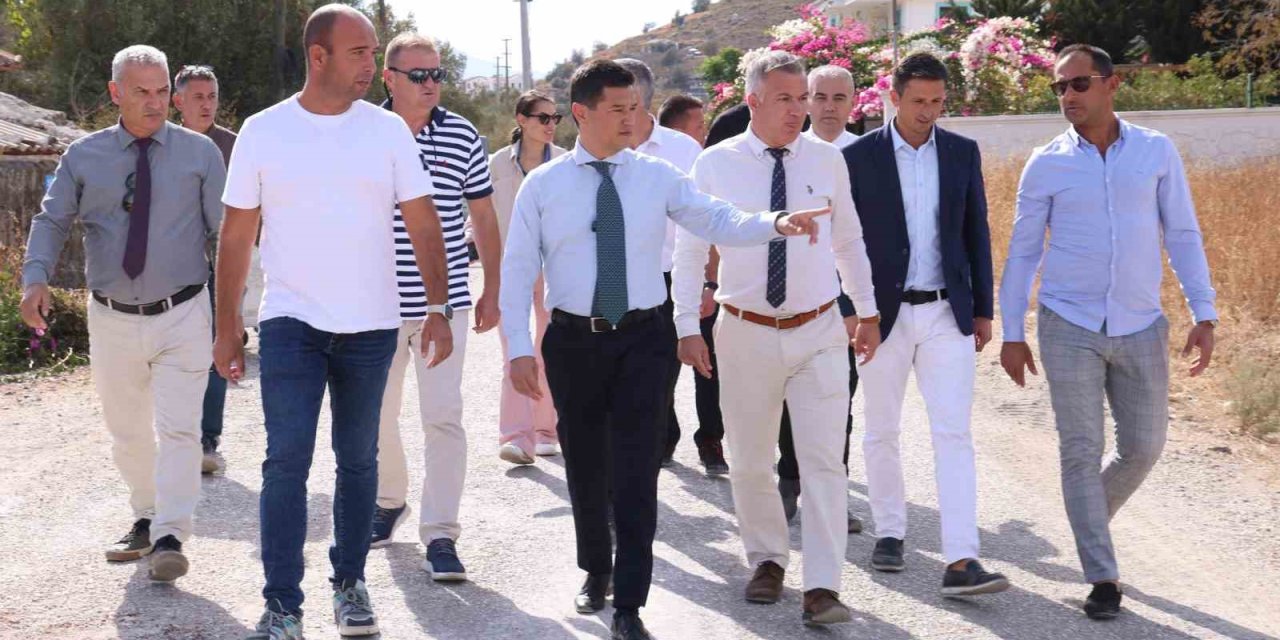 Başkan Ünlü, halkı dinlemeye devam ediyor