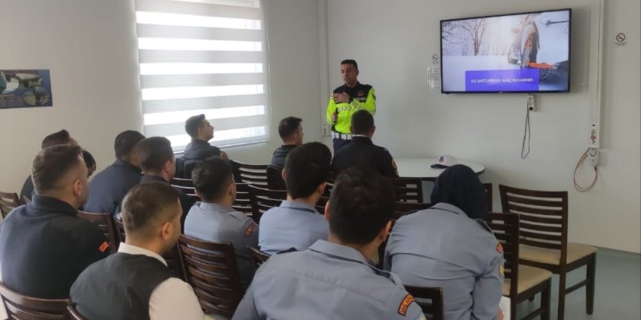 Trafik jandarması eğitimlerine devam ediyor
