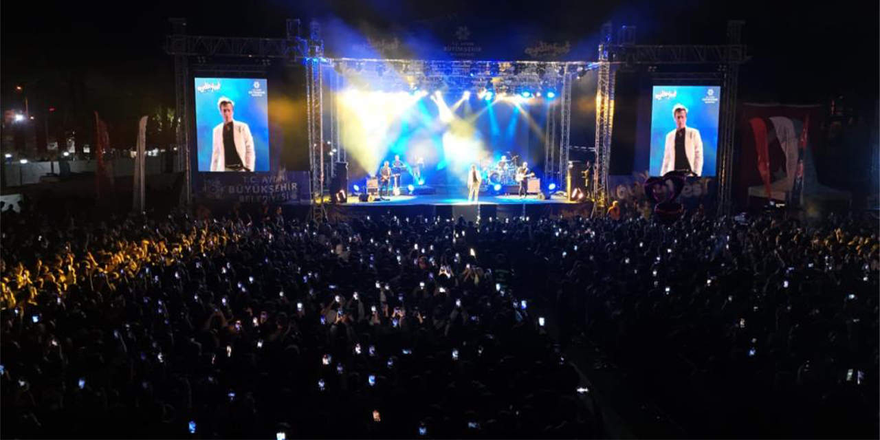 Ayfınfest Gençlik Festivali renkli görüntüler ile başladı