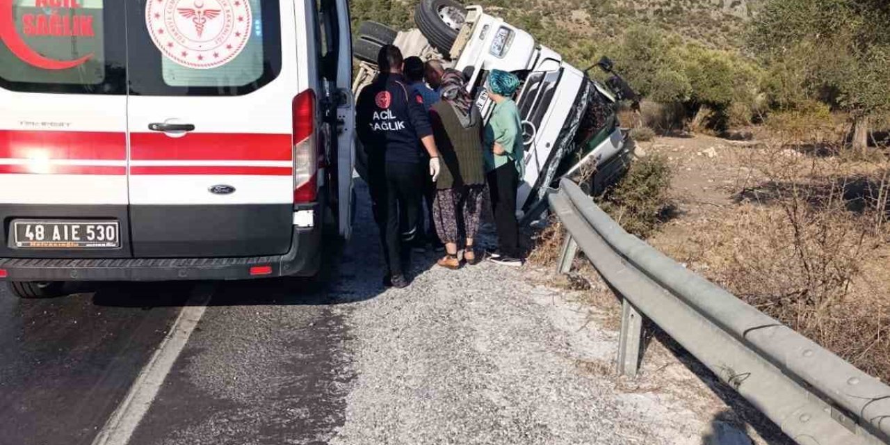 Milas’ta tır devrildi: 1 yaralı