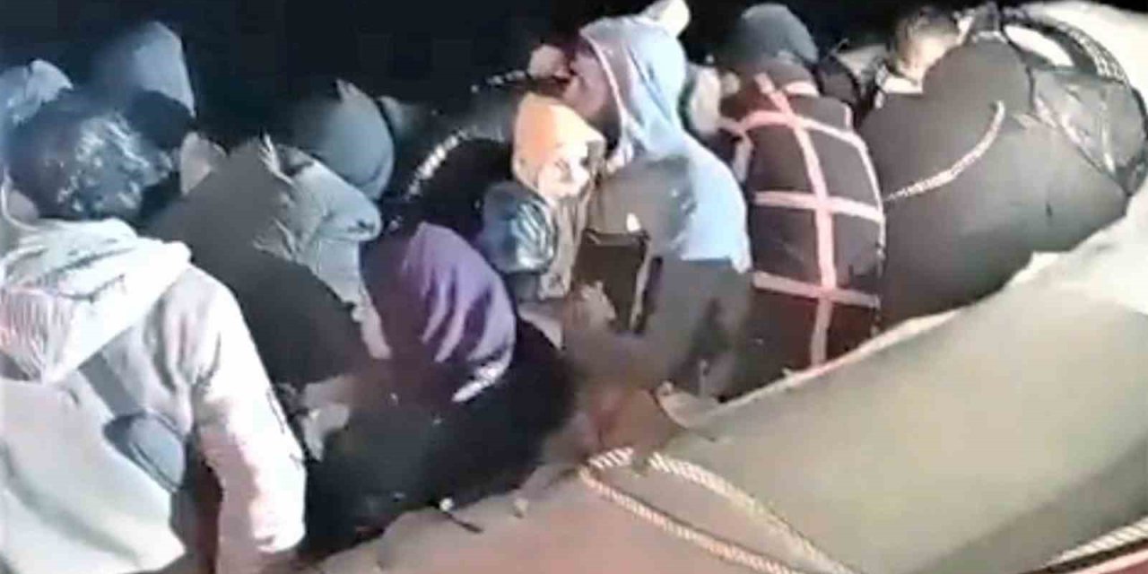 16’sı çocuk 49 düzensiz göçmen ve bir göçmen kaçakçısı yakalandı