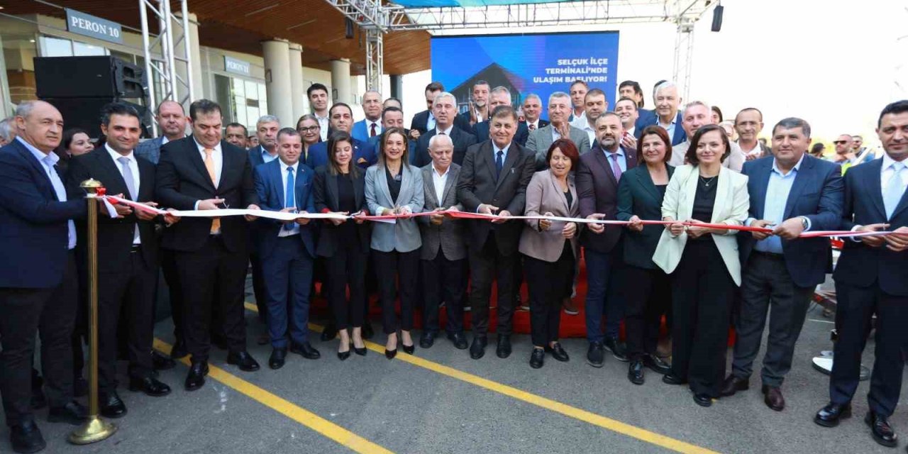 Selçuk İlçe Otogarı 50 milyon TL yatırım yapılarak, törenle hizmete açıldı