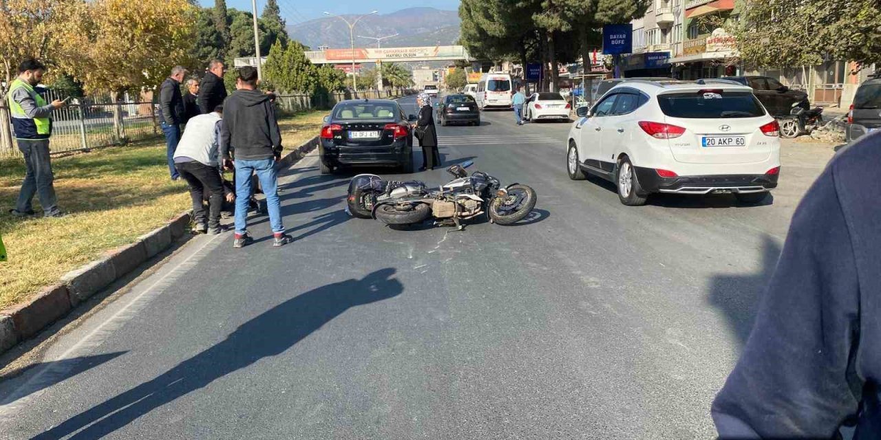 Kavşaktaki ani fren kaza getirdi: 1 yaralı