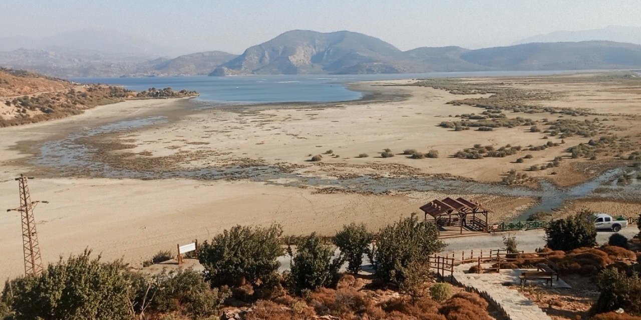 Bafa Gölü alarm veriyor