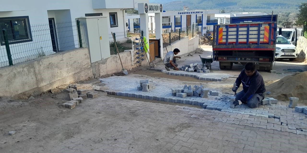 Belediye Fen İşleri ekiplerinin çalışmaları sürüyor