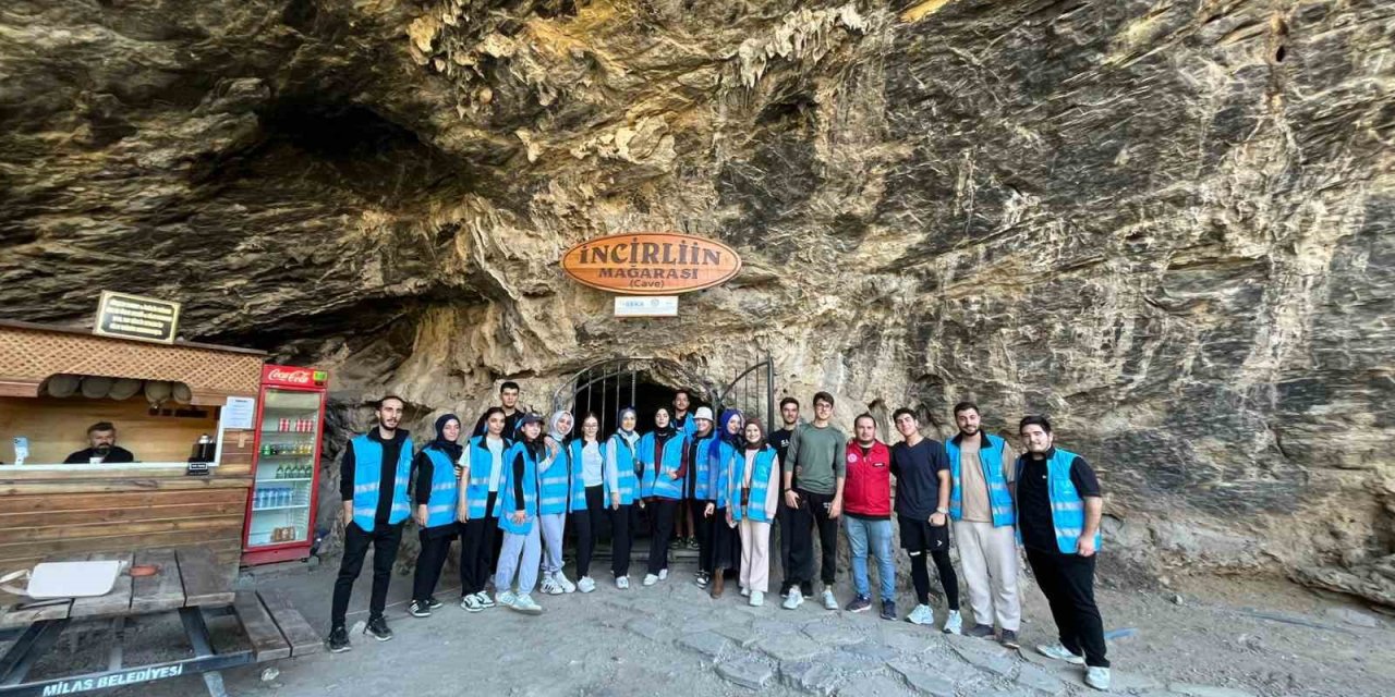 Muğla yurtlarında kalan öğrenciler Gökçeler Kanyonu’nu keşfetti