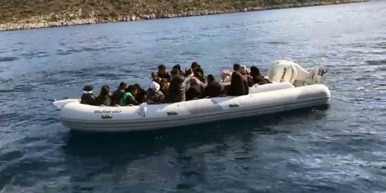 15’i çocuk 24 düzensiz göçmen ve bir göçmen kaçakçısı yakalandı