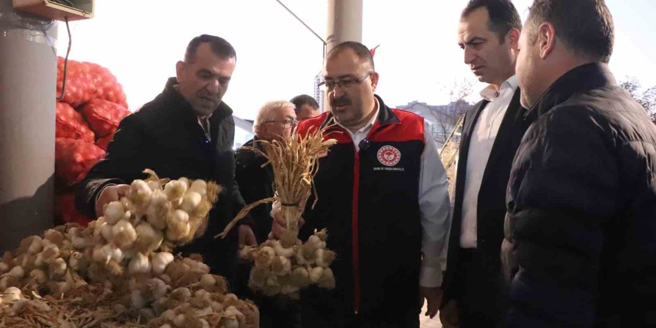 Hal esnafını şafak vaktinde dinlendi
