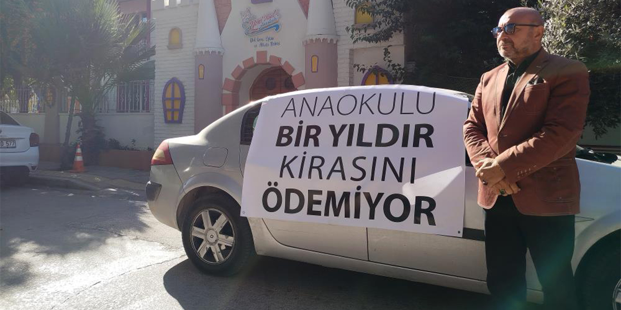Anaokulu önünde şaşırtan pankart