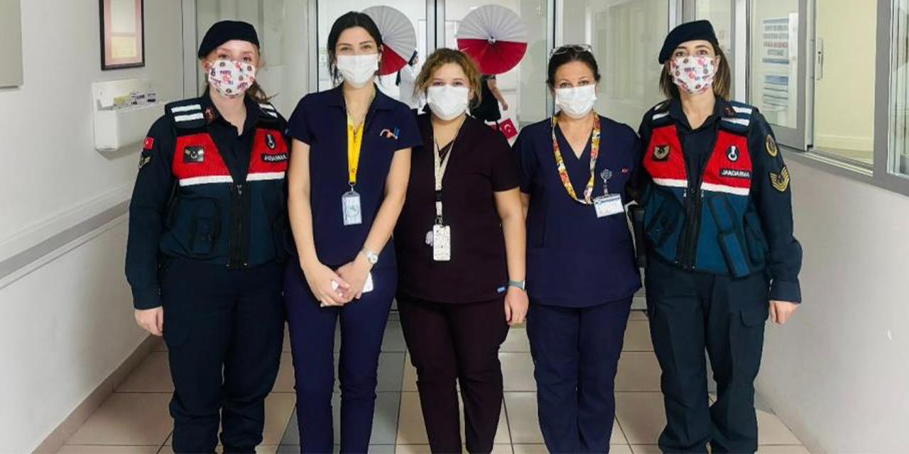 Jandarma ekipleri lösemili çocuklar ve ailelerine moral oldu