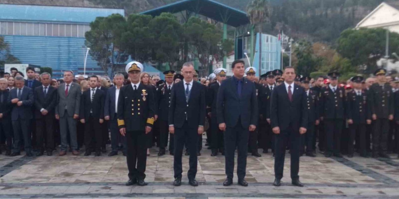 Atatürk Fethiye’de saygı ve özlemle anıldı