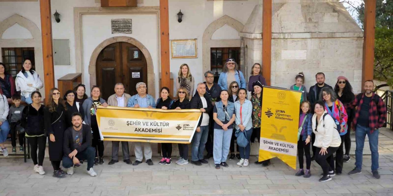 Öğretmenler Menteşe’nin tarihi dokusunu gezdi
