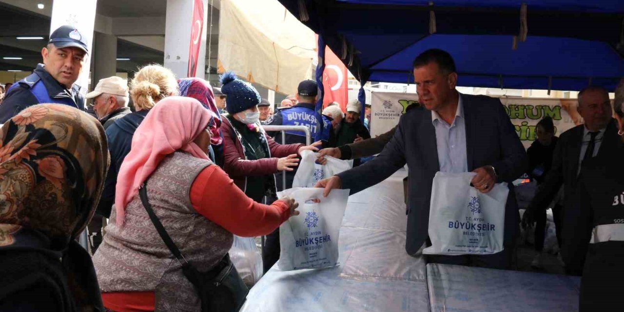 Aydın BŞB Yenipazar’da fide dağıttı