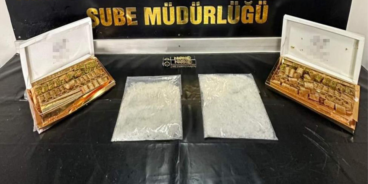 Baklava ile kapatılmış  kutudan uyuşturucu çıktı