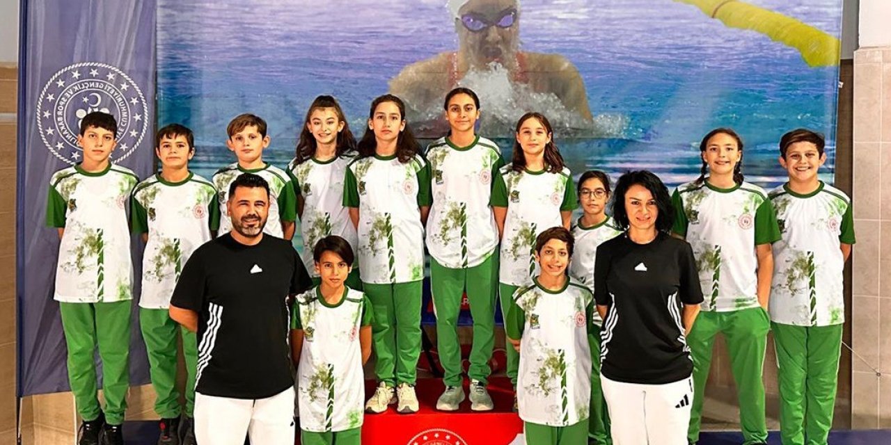 Denizlili yüzücüler Afyon’dan zaferle döndü