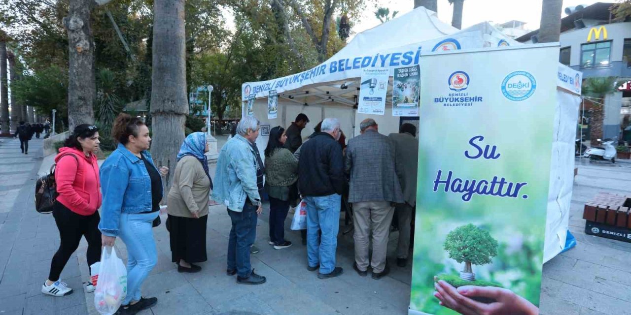 Denizli Büyükşehirin su tasarruf aparatı dağıtımı sürüyor