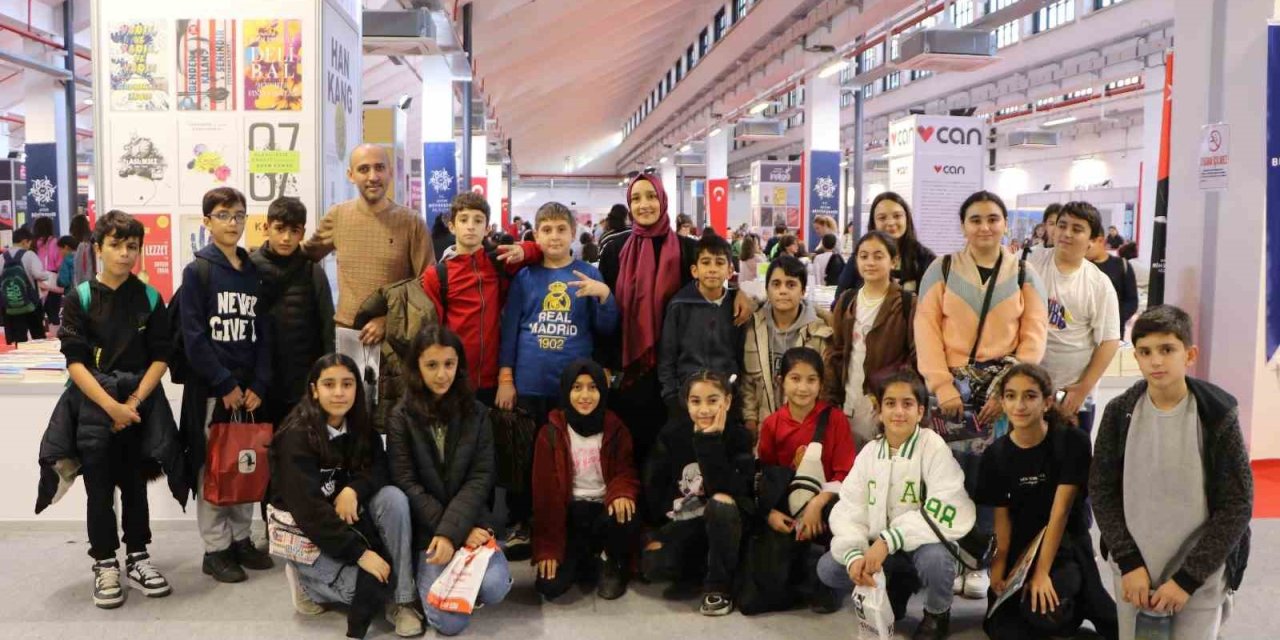 Başkan Arıkan Sökeli öğrencileri kitap fuarı ile buluşturdu