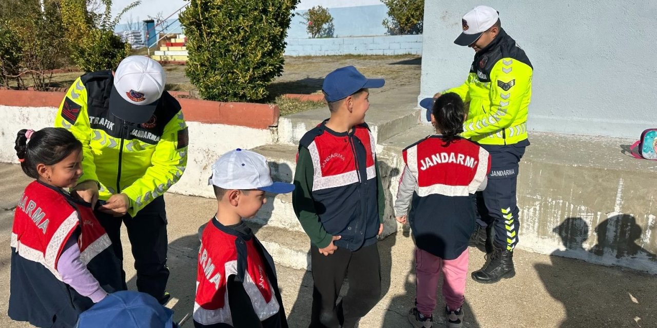 Çine’de tohum kalemler toprakla buluştu