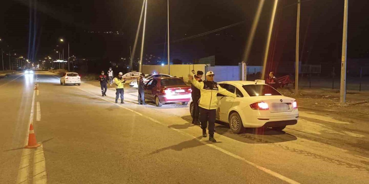 Aydın’da jandarma ekiplerince drone destekli gece denetimi gerçekleştirildi