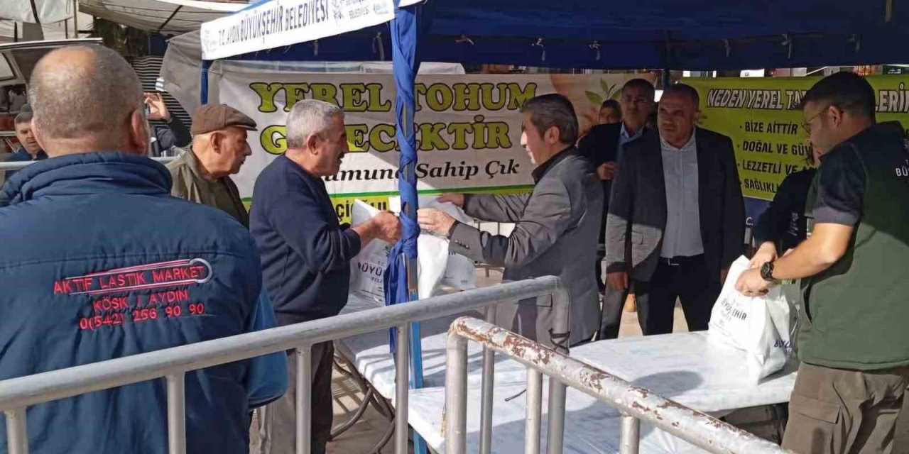 Aydın Büyükşehir Belediyesi Köşk’te kışlık fideler dağıttı