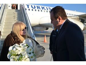 Zerrin Özer Polis Konseri İçin Denizli’ye Geldi