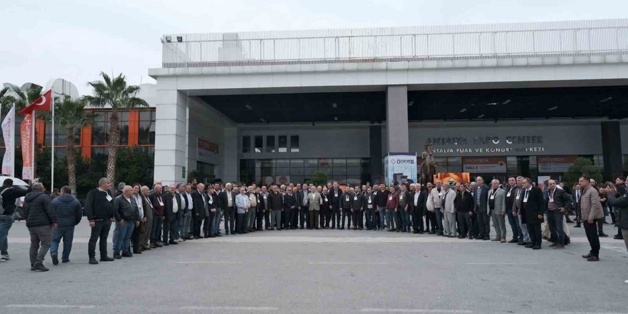 Aydın Ticaret Borsası Üyeleri Antalya’daki fuarda, tarımın geleceğini inceledi