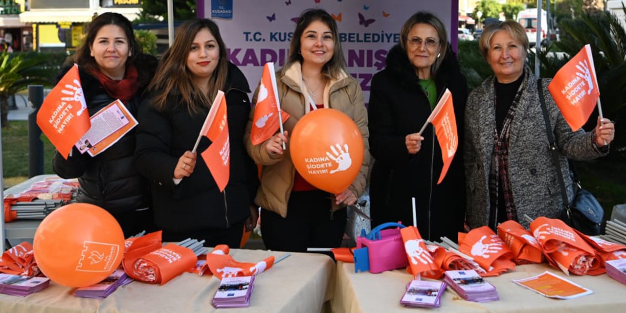 Kuşadası Belediyesi’nden kadına yönelik şiddete karşı farkındalık etkinliği