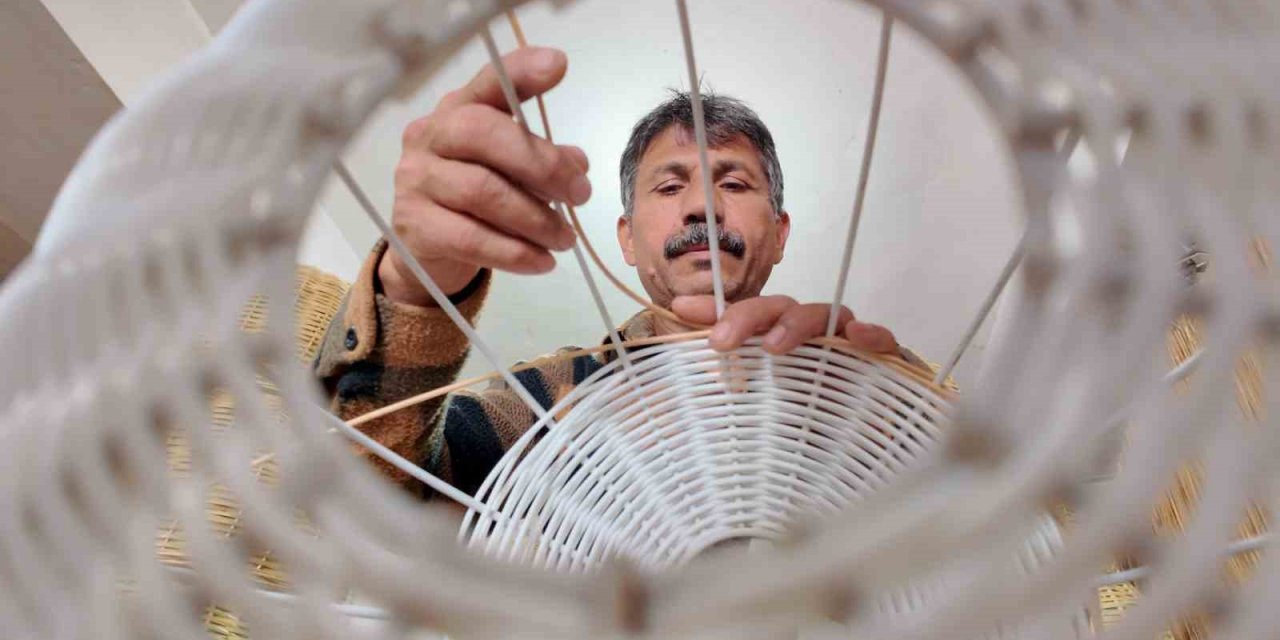 Ilıcabaşı’nda üretilen rattan avizeler moda oldu