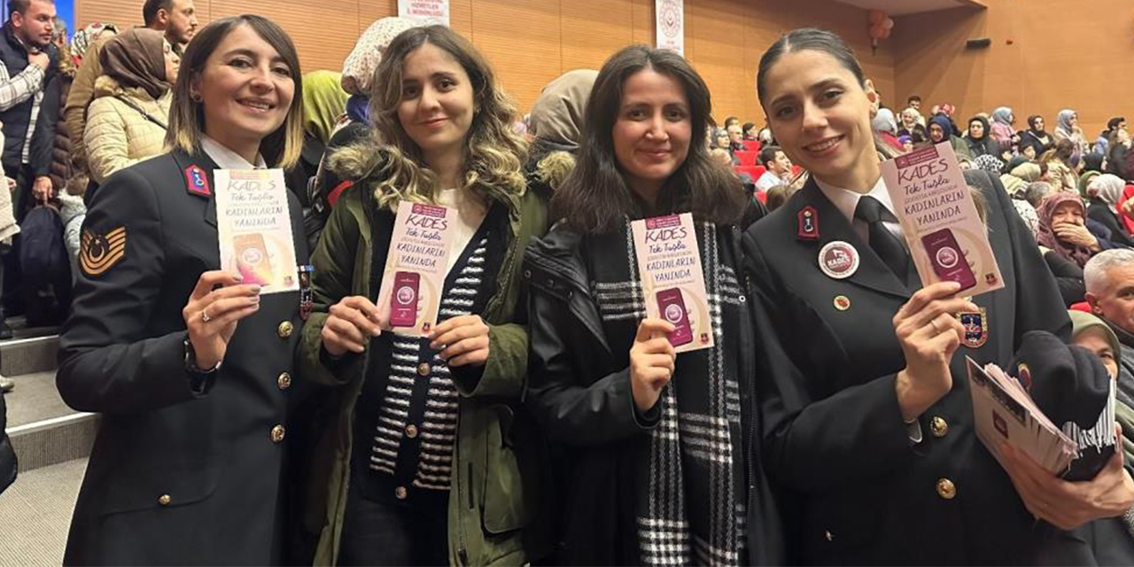 Jandarma vatandaşları KADES uygulaması hakkında bilgilendirdi