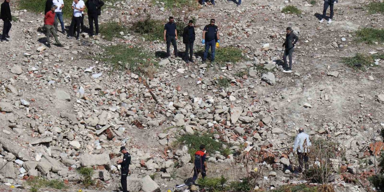 Boş arazide bulunan kemik parçalarının 109 gün aranan yaşlı kadına ait olduğu kesinleşti