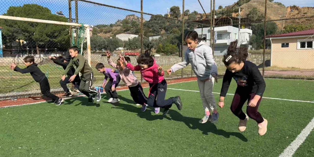 Aydın’da minikler, spor alışkanlığı kazanıyor