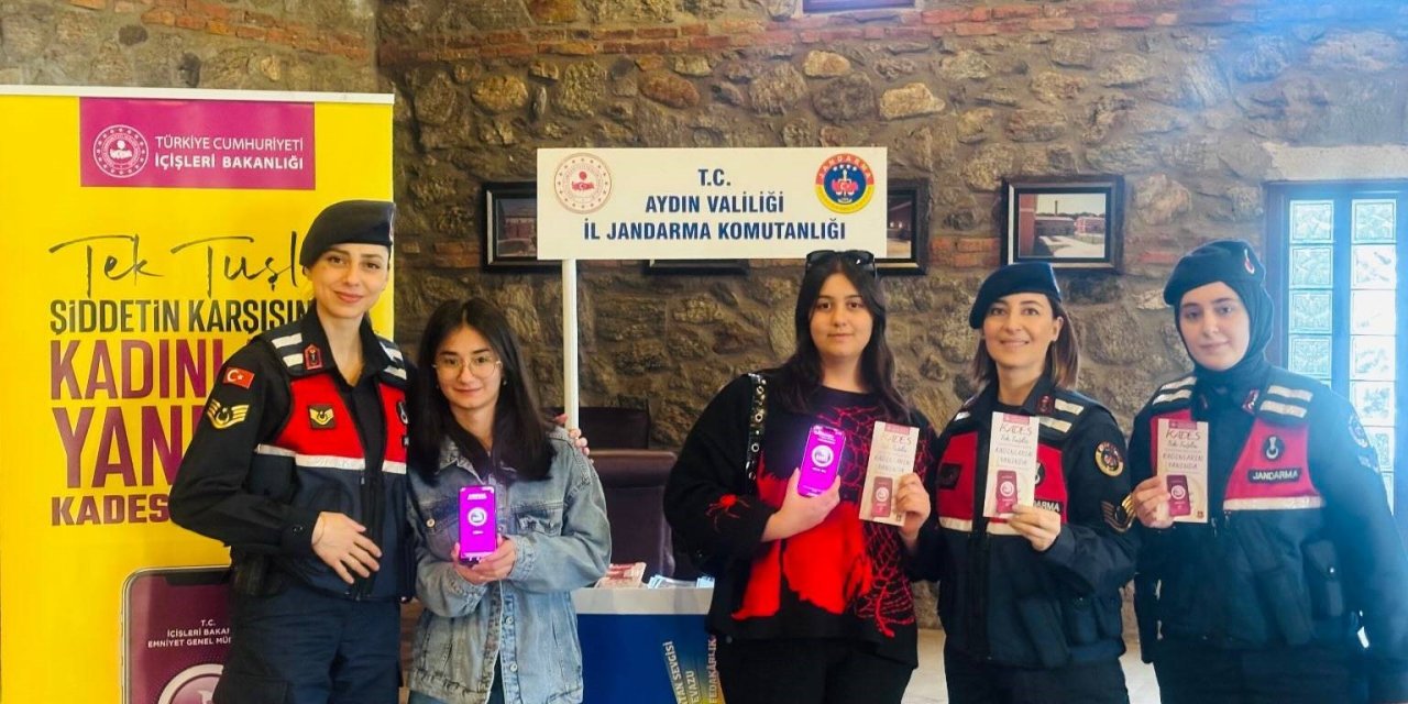 Jandarma Sultanhisarlı kadınları bilgilendirdi