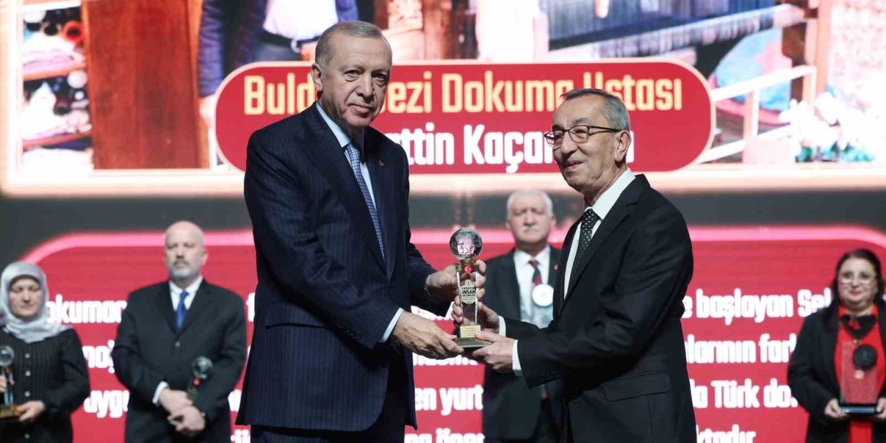 Buldanlı dokuma ustasına ‘Yaşayan İnsan Hazinesi’ ödülü