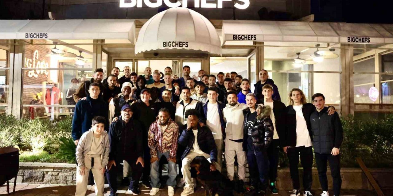 Volkan Demirel ve ekibi yemekte buluştu