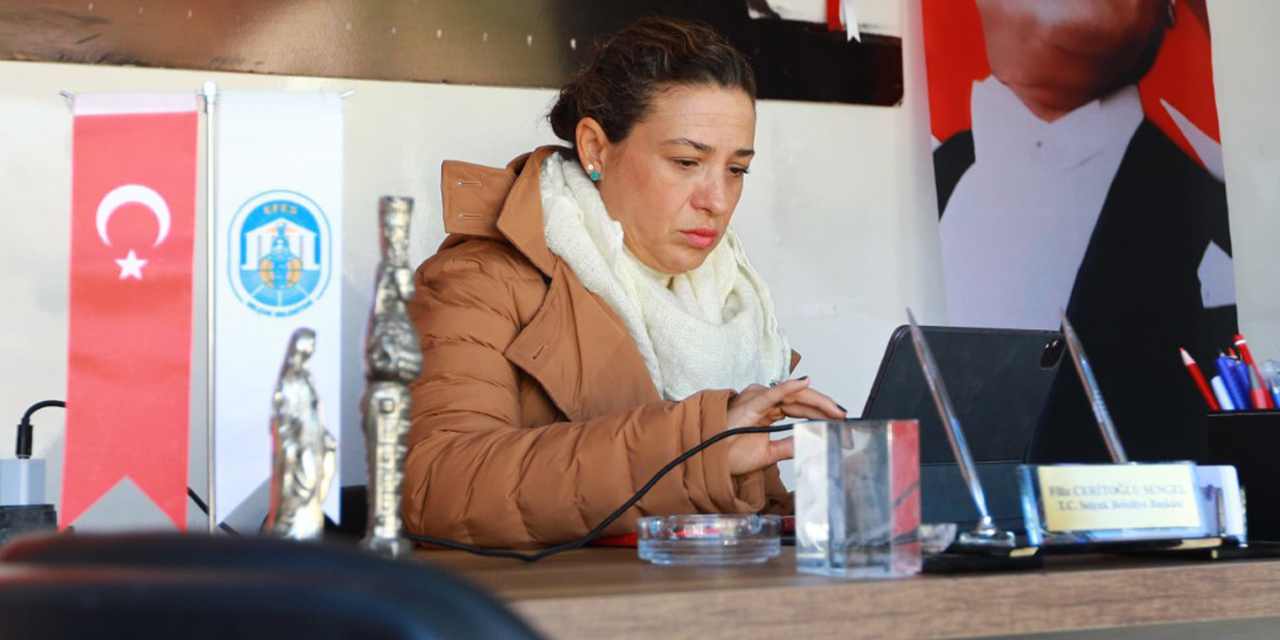 Başkan Sengel makamını nöbet alanına taşıdı