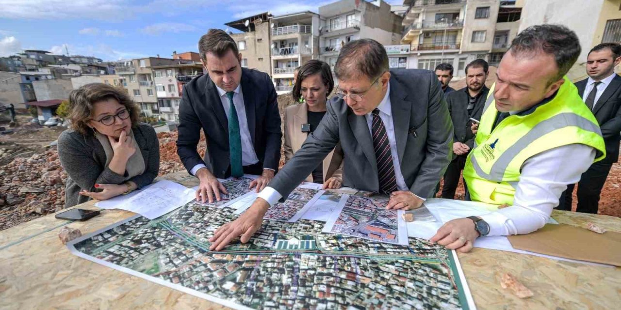 Karabağlar Dostluk Bulvarı’nda bağlantı yolu çalışmaları başladı